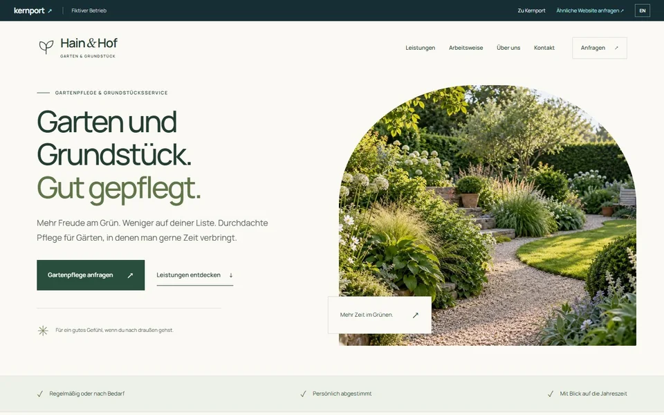 Deutsche Hain-&-Hof-Beispielwebsite mit großer grüner Überschrift und einem Gartenmotiv
